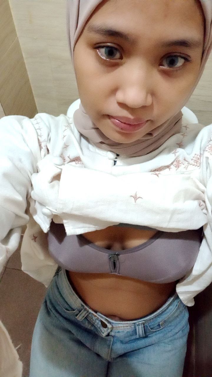 Nisa Hijab Tobrut Colmek Diwc Kantor - Foto 7